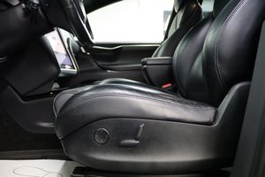 Tesla Model X bild 10