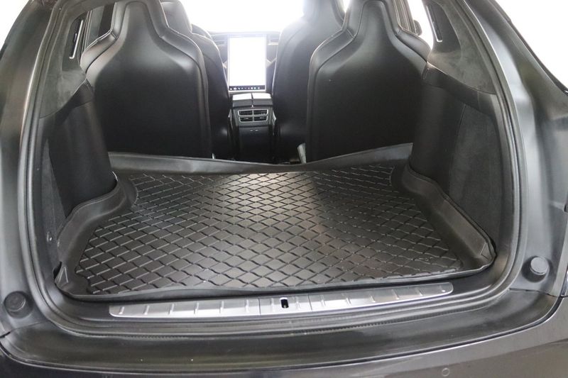 Tesla Model X bild 32