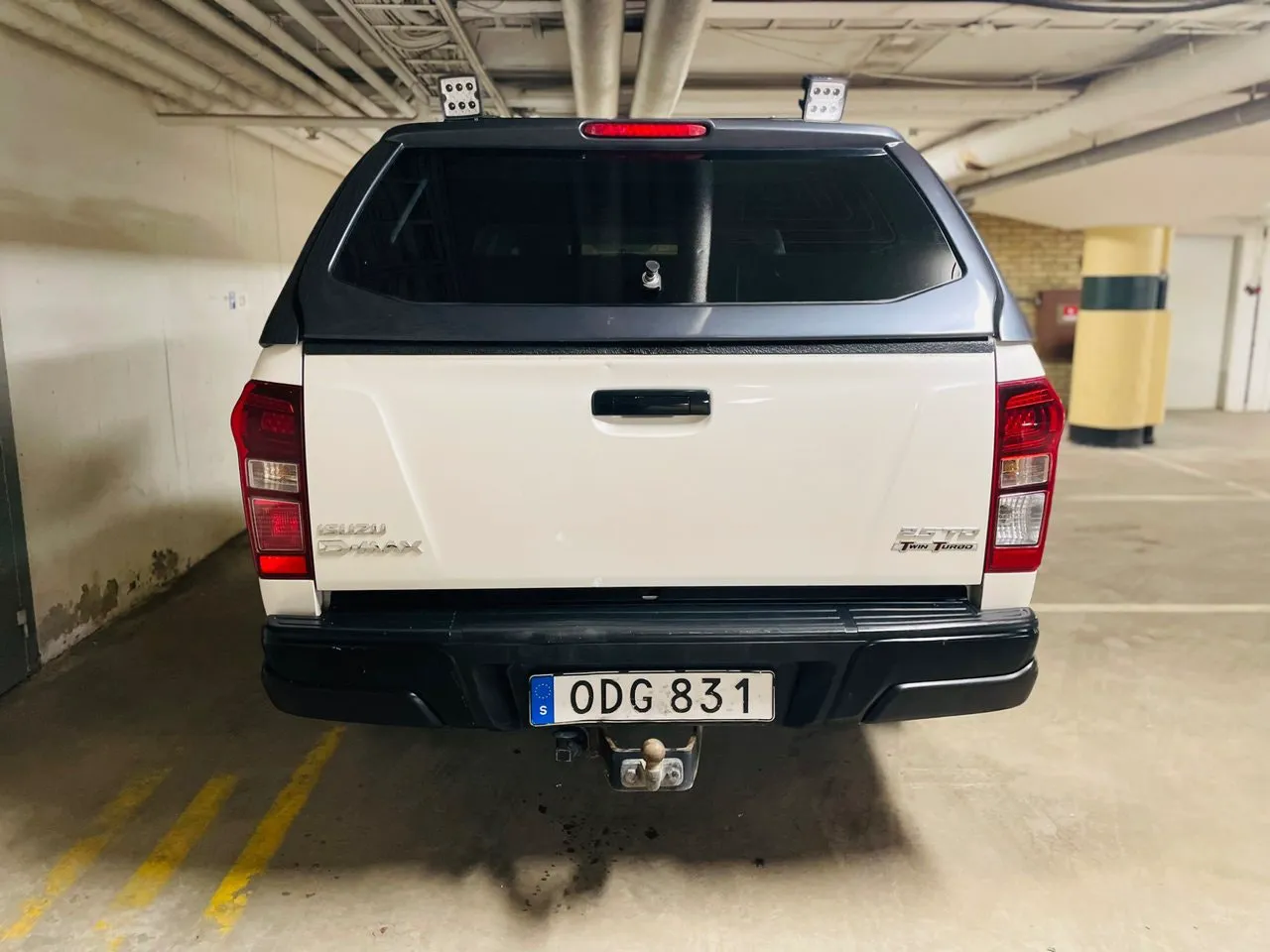 Vehicle image 4