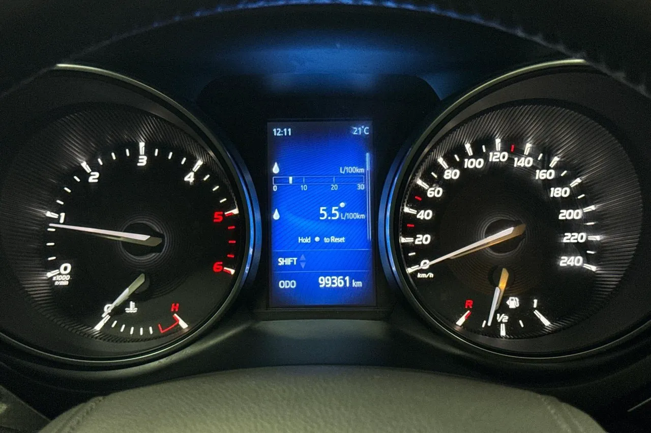 Vehicle image 16