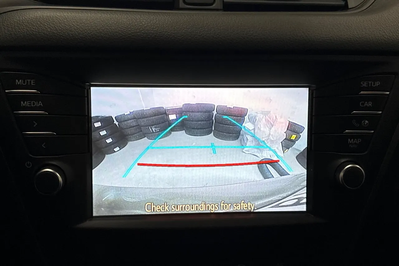 Vehicle image 18