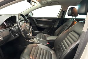 Volkswagen Passat bild 13