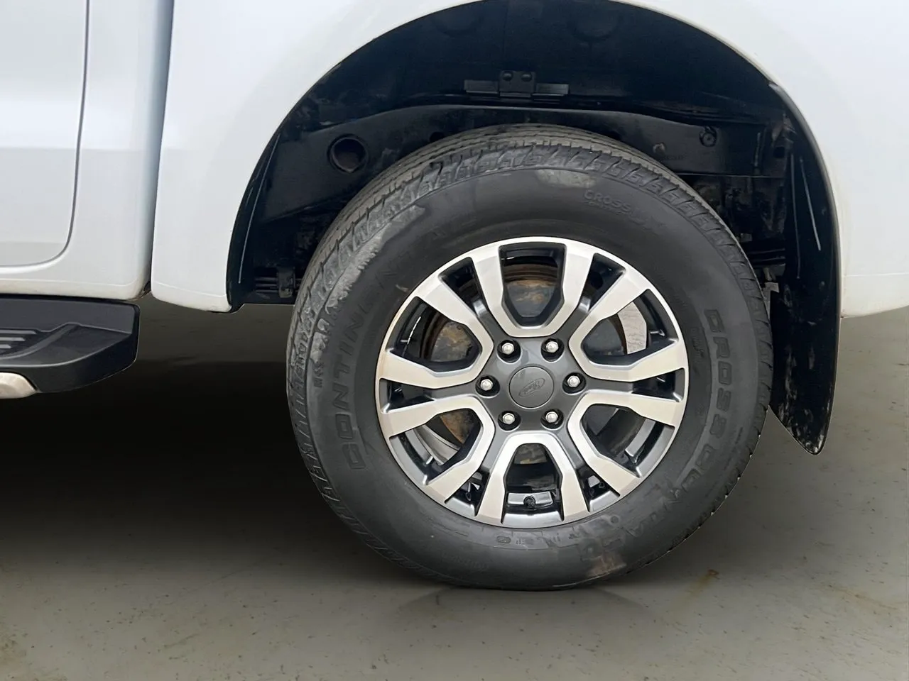 Vehicle image 32