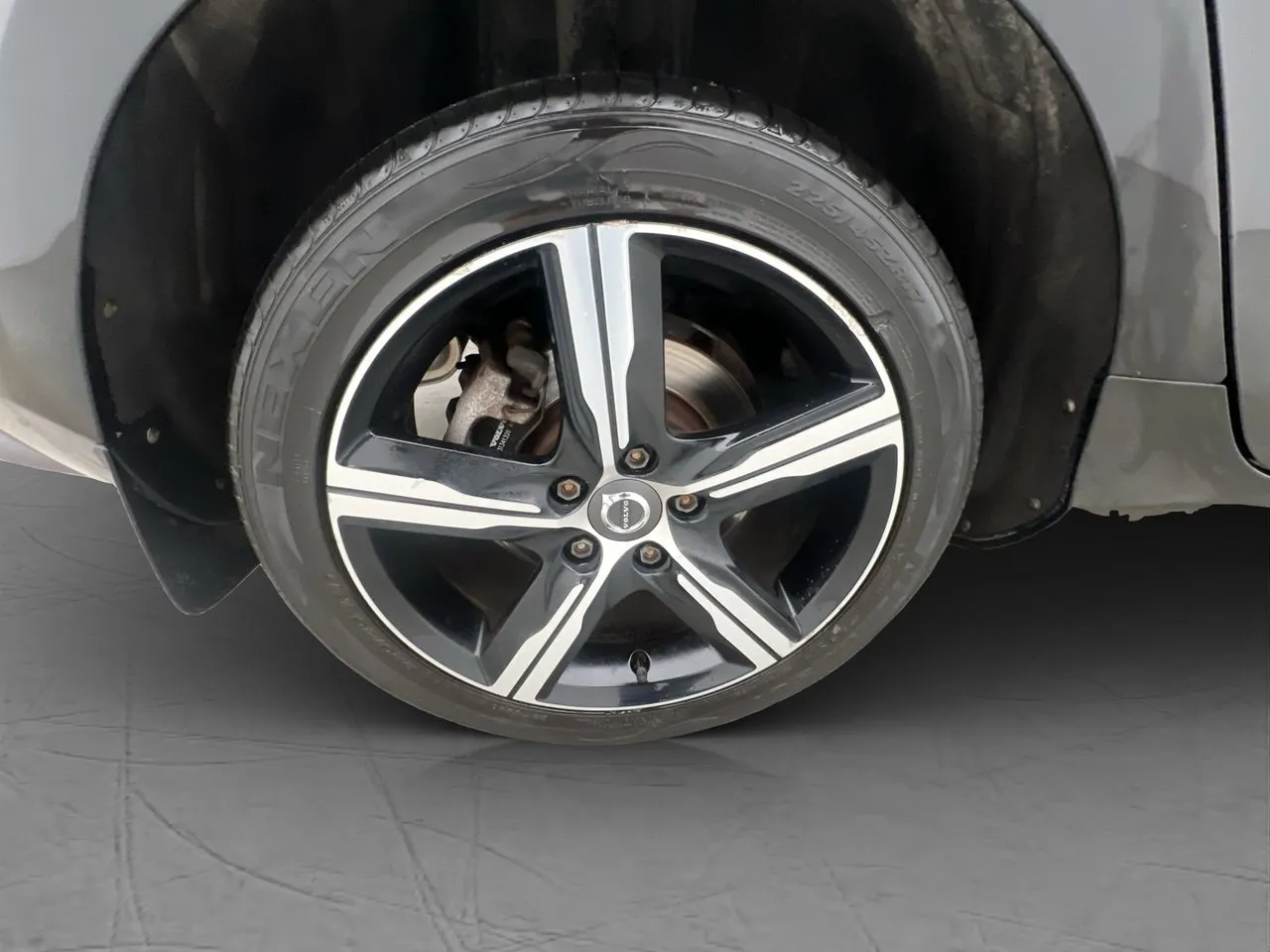 Vehicle image 30
