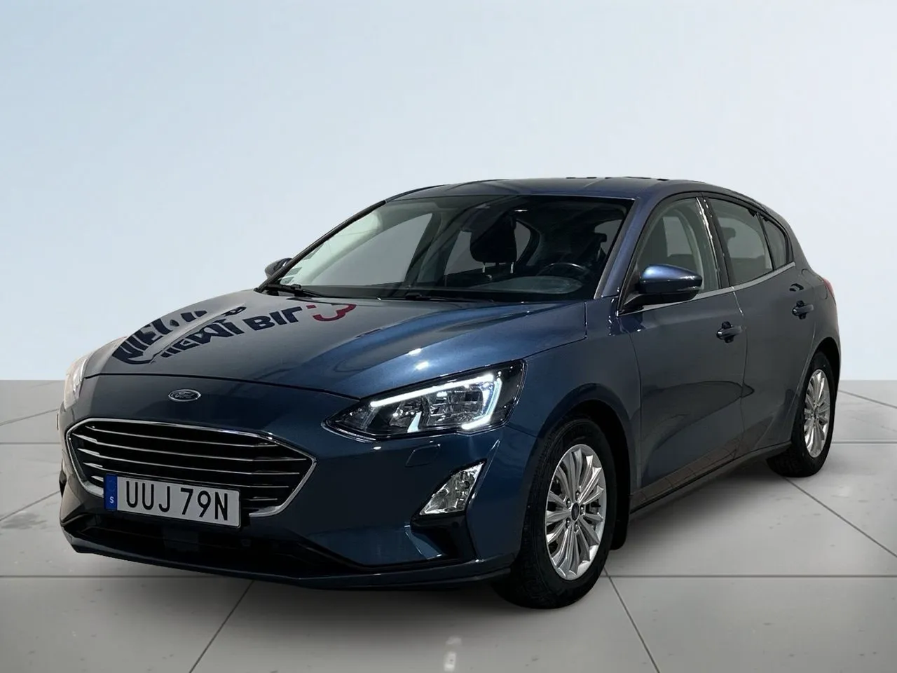 Vehicle image 15