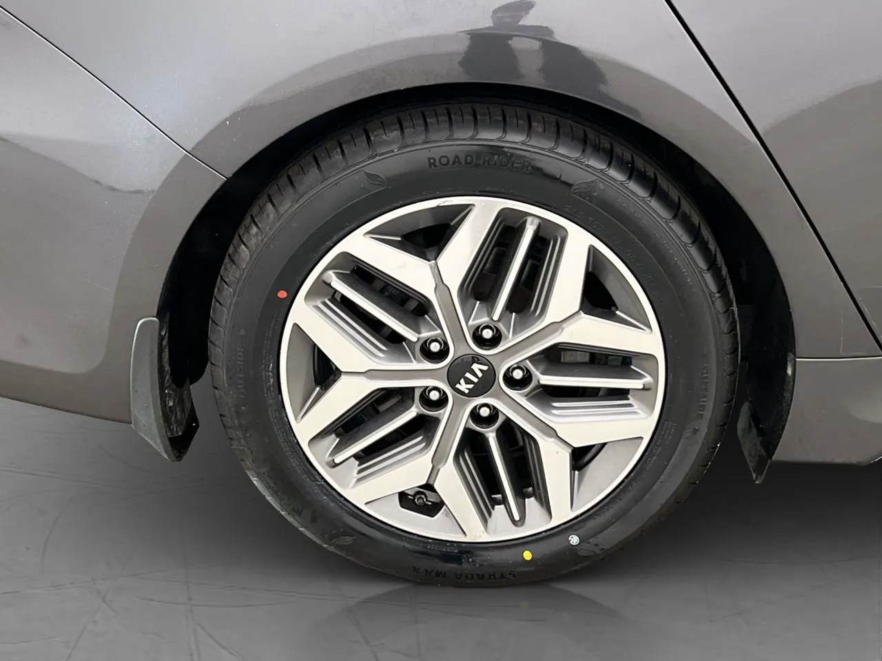 Vehicle image 37