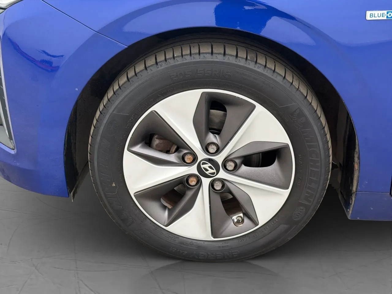 Vehicle image 33