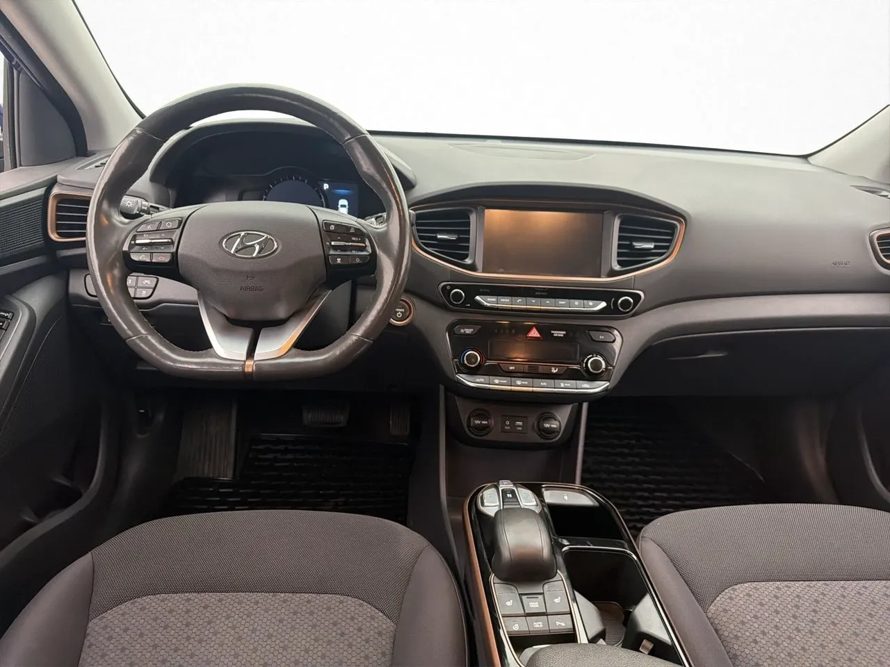 Vehicle image 14