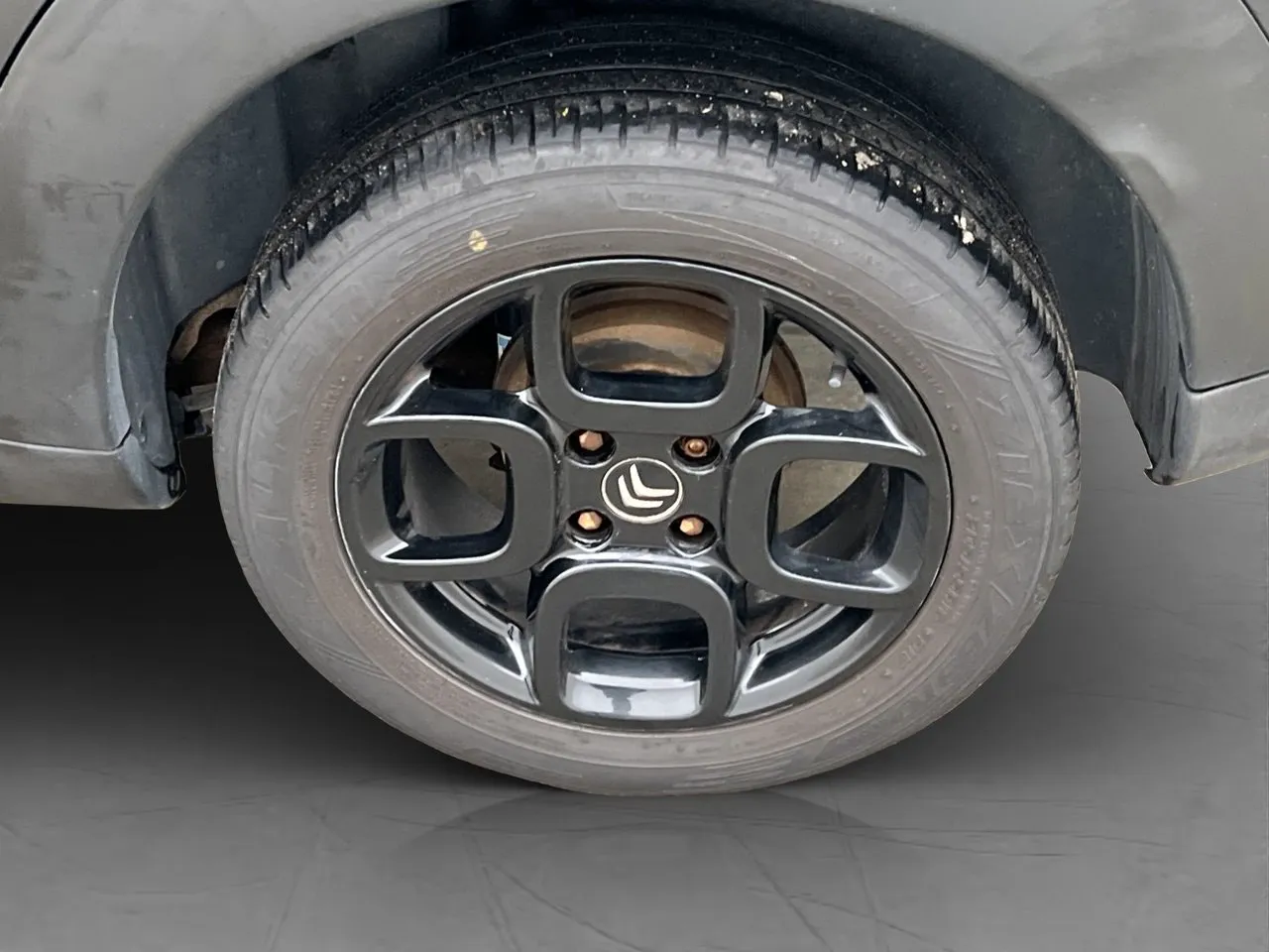 Vehicle image 25