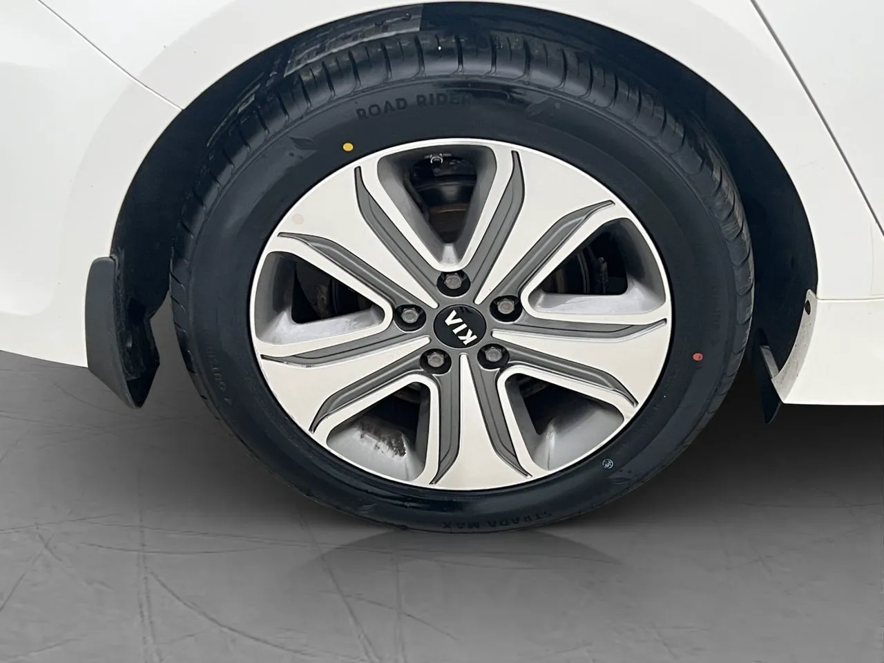Vehicle image 37