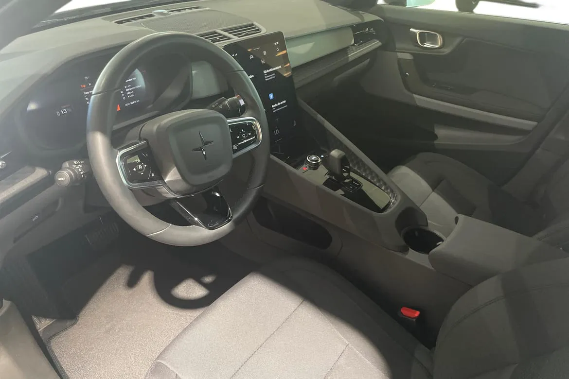 Vehicle image 26