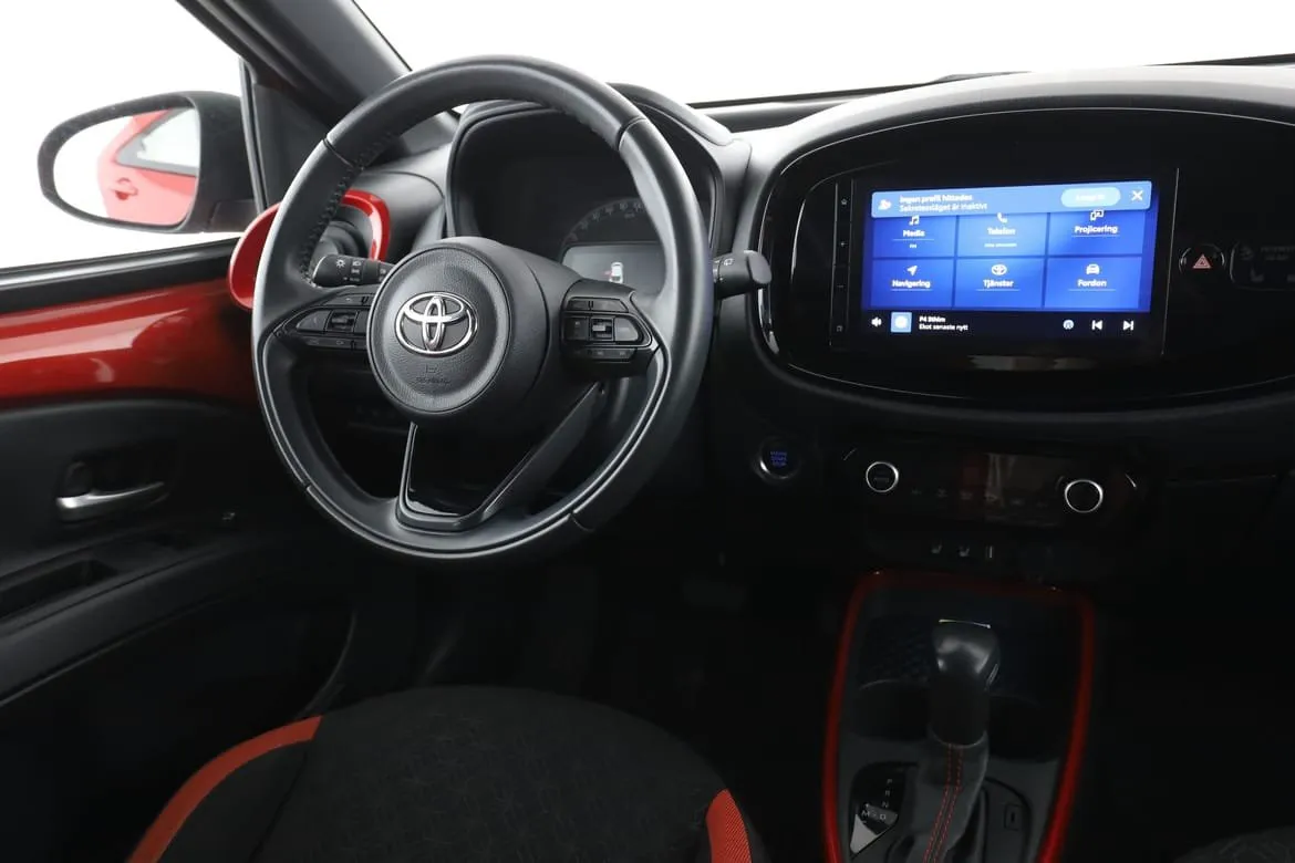 Vehicle image 13