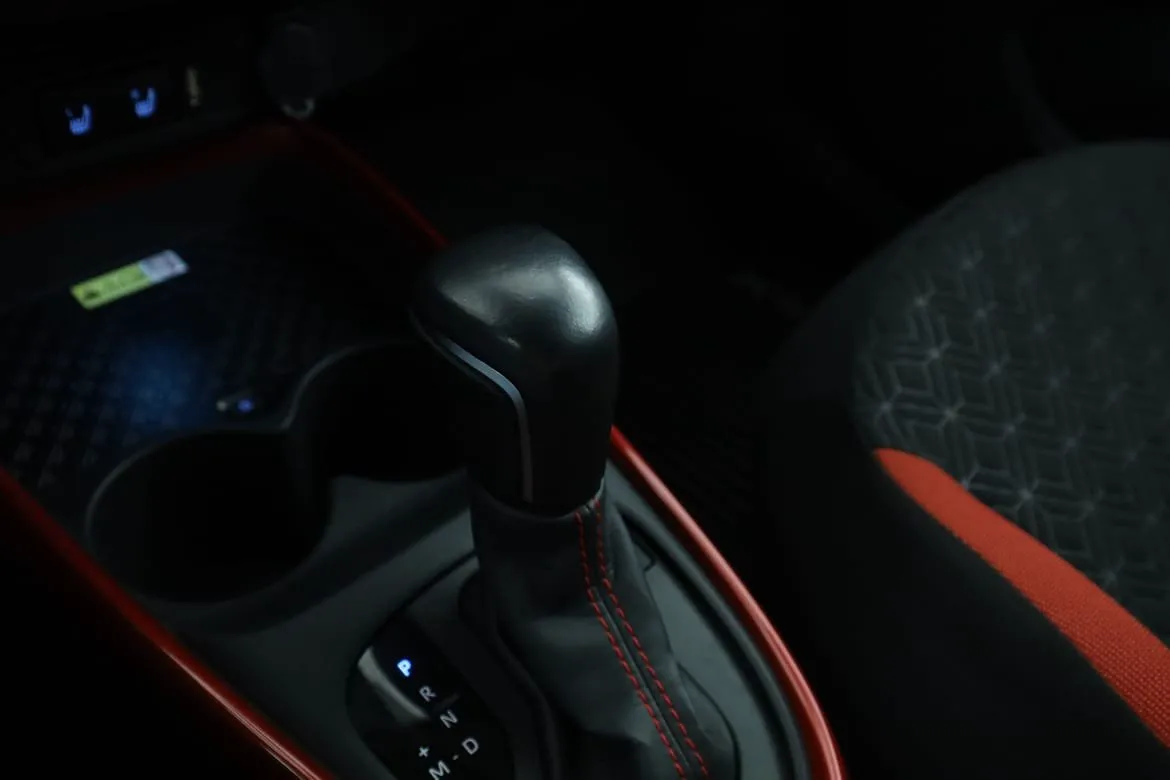 Vehicle image 28