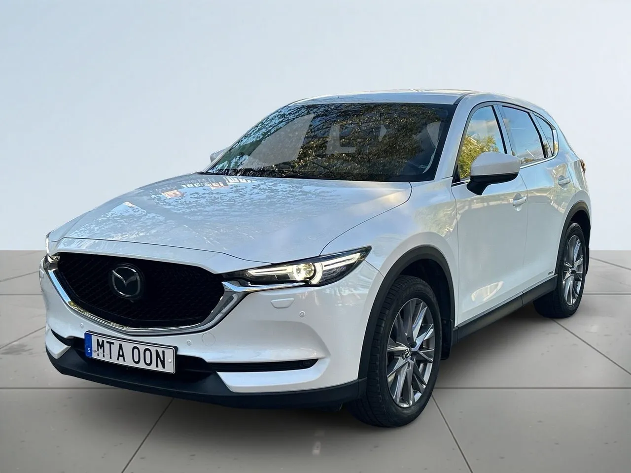 Vehicle image 15