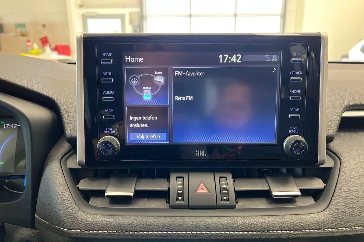 Vehicle image 14