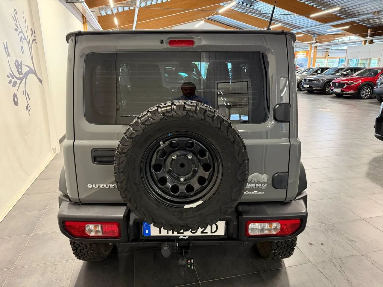 Vehicle image 3