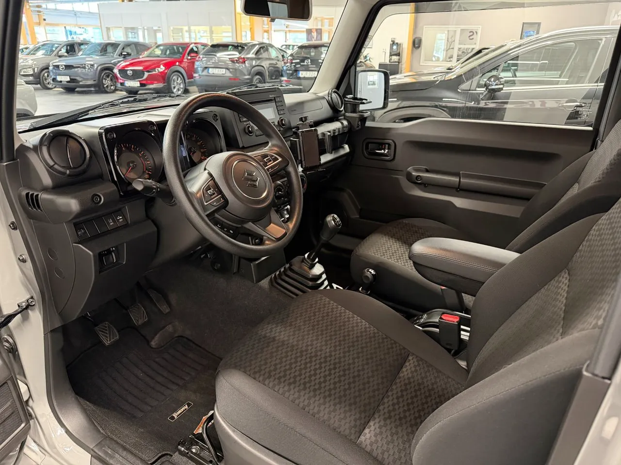 Vehicle image 4