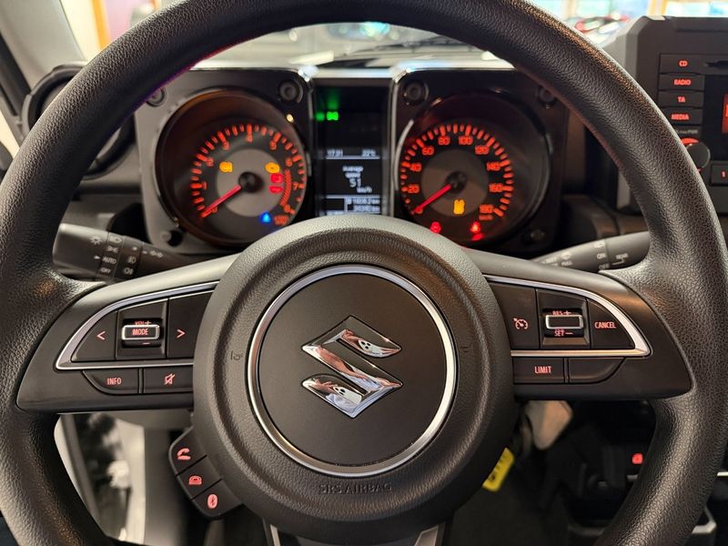 Suzuki Jimny bild 7