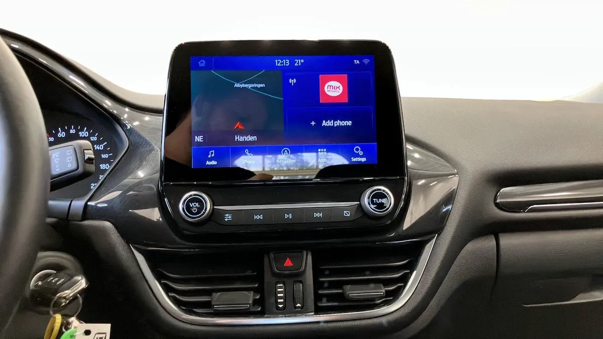 Vehicle image 9