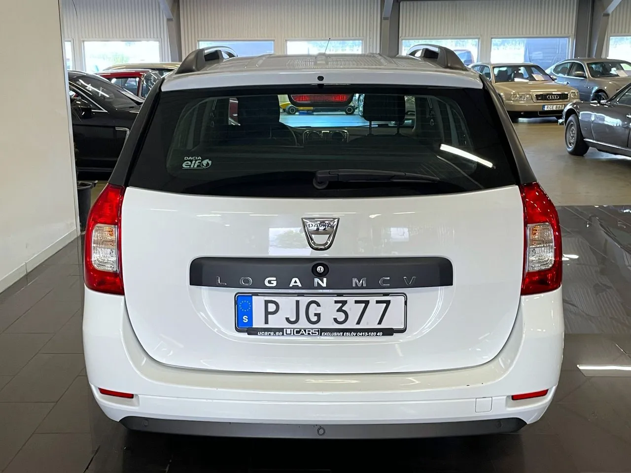 Vehicle image 3
