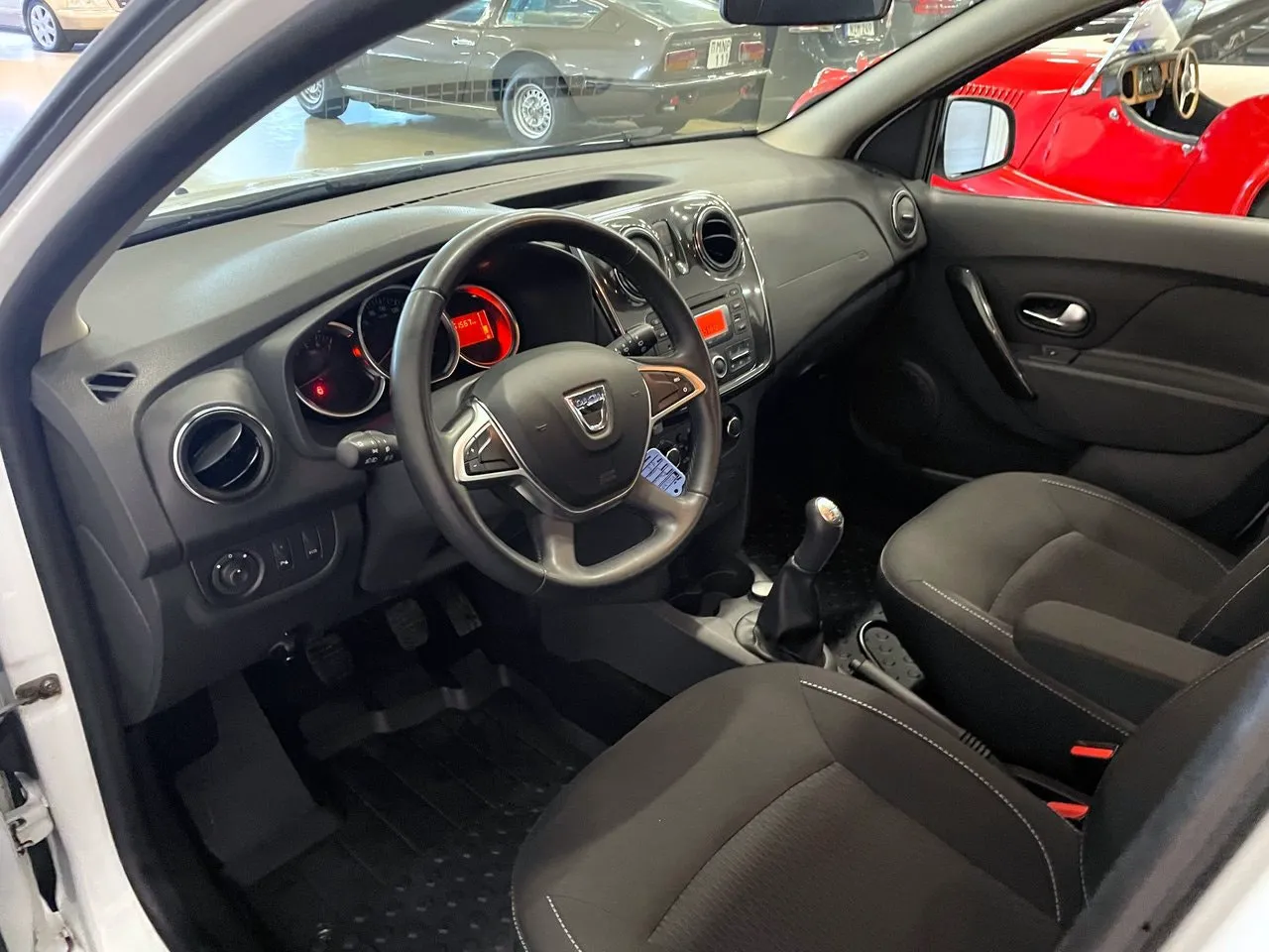 Vehicle image 7