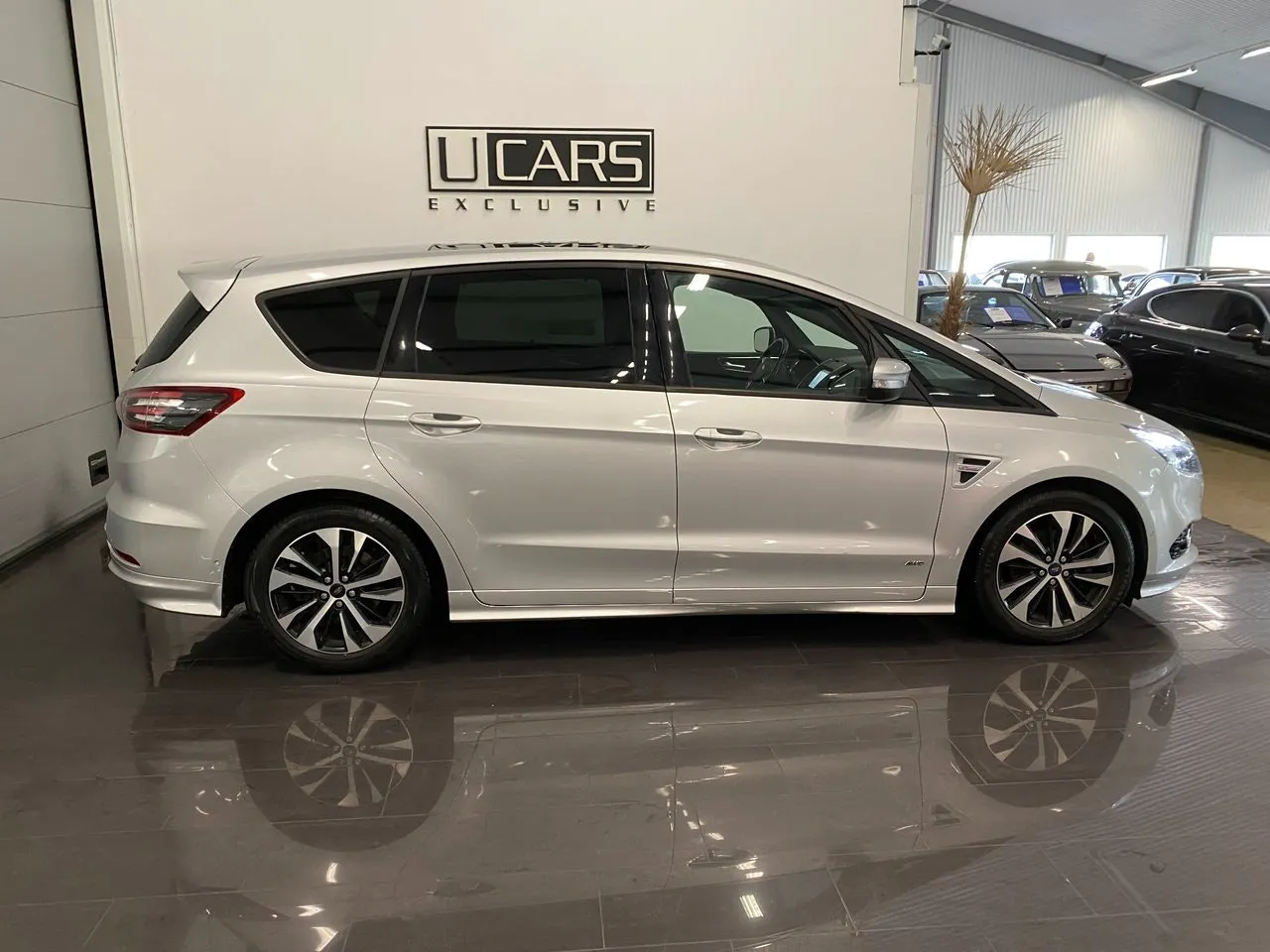 Vehicle image 1