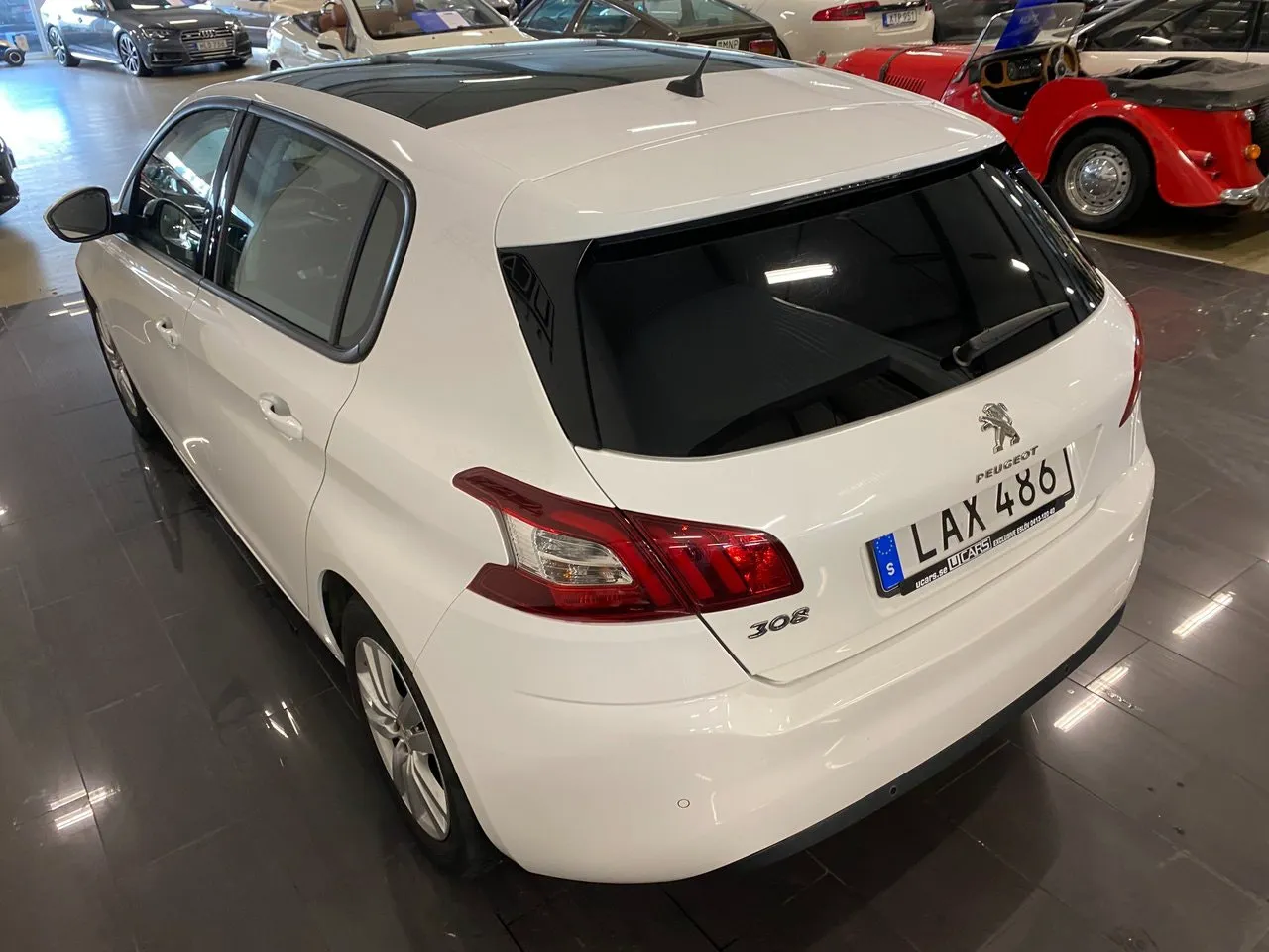 Vehicle image 5
