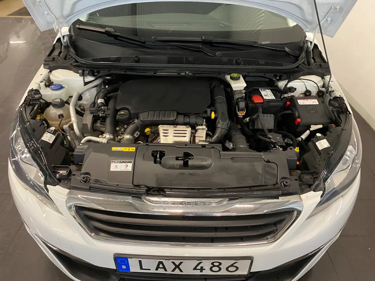 Vehicle image 21