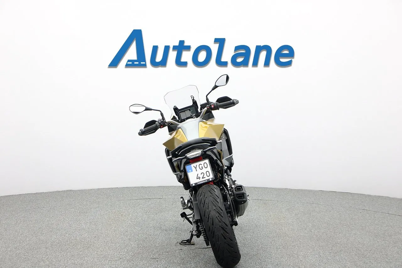 Vehicle image 7