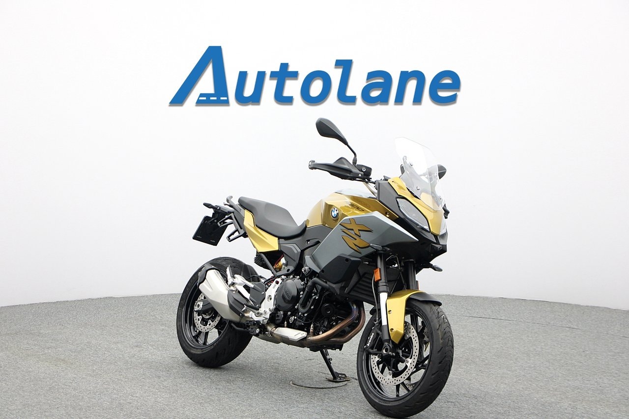 BMW F 900 XR