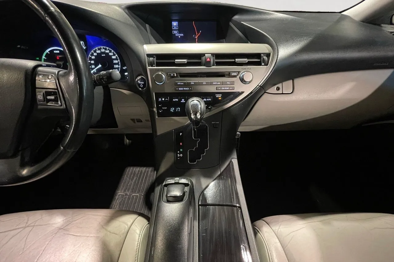 Vehicle image 11