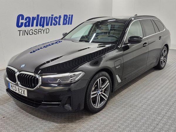 BMW 530 e TOURING Plug in 292HK Läder Panorama - 2023