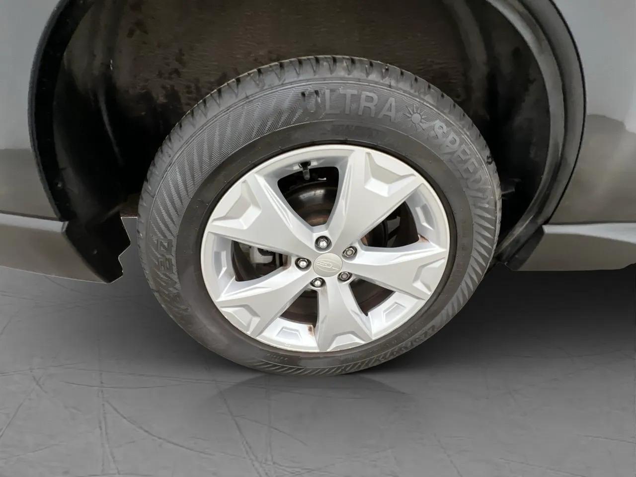 Vehicle image 32