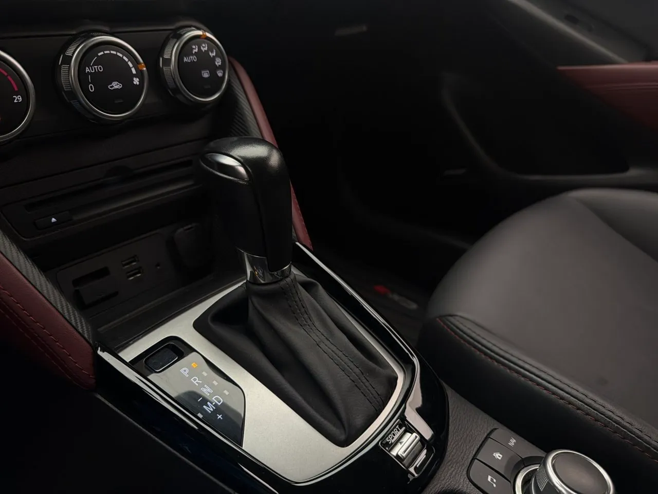 Vehicle image 25