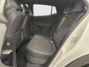 Toyota C-HR+ bild 9