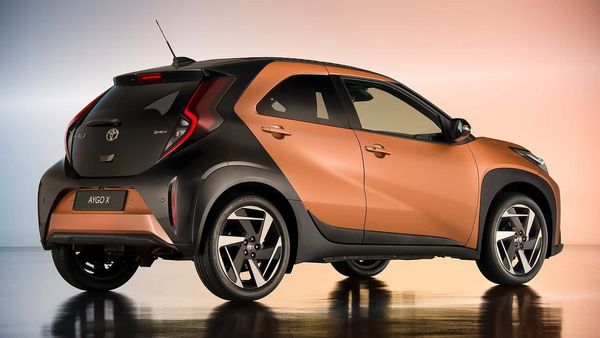 Toyota Aygo NYA - NU MED HYBRIDBATTERI! - 2026