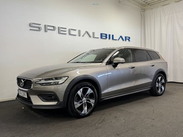 Volvo V60 Cross Country D4 AWD Advanced SE II Läder Backkamera Drag - 2019