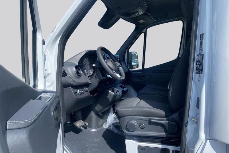 Mercedes e-Sprinter bild 8