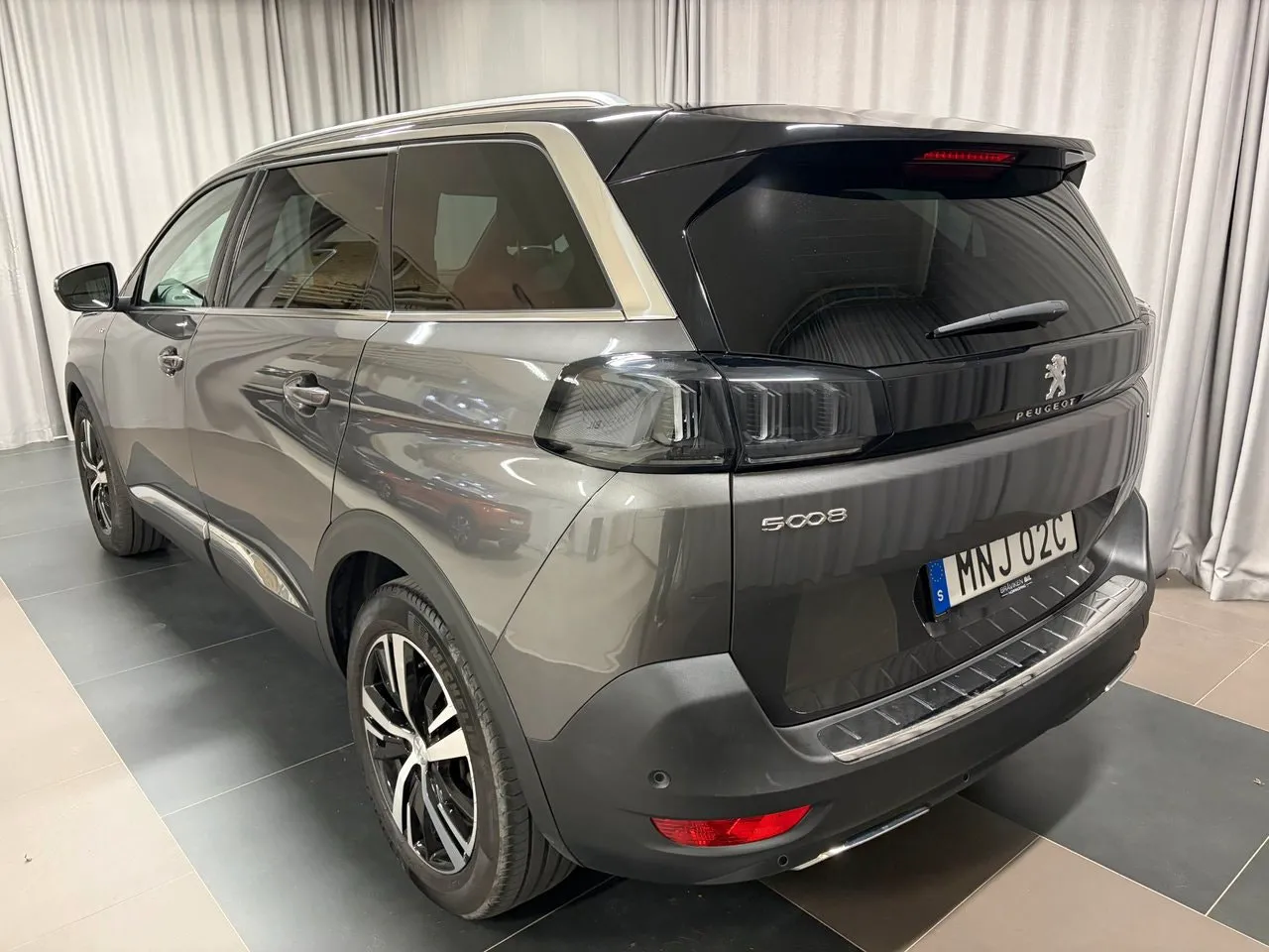 Vehicle image 2