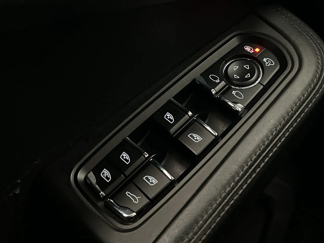 Vehicle image 35