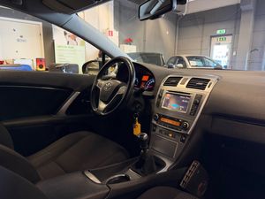 Toyota Avensis bild 22