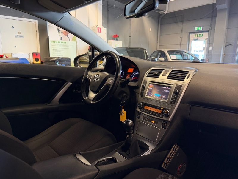 Toyota Avensis bild 22