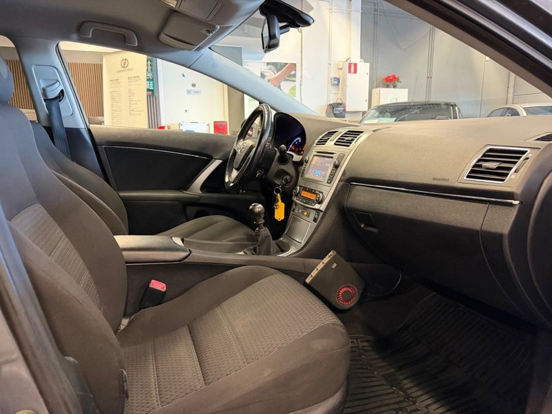 Toyota Avensis bild 19