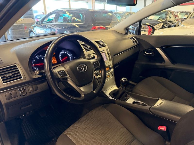 Toyota Avensis bild 11