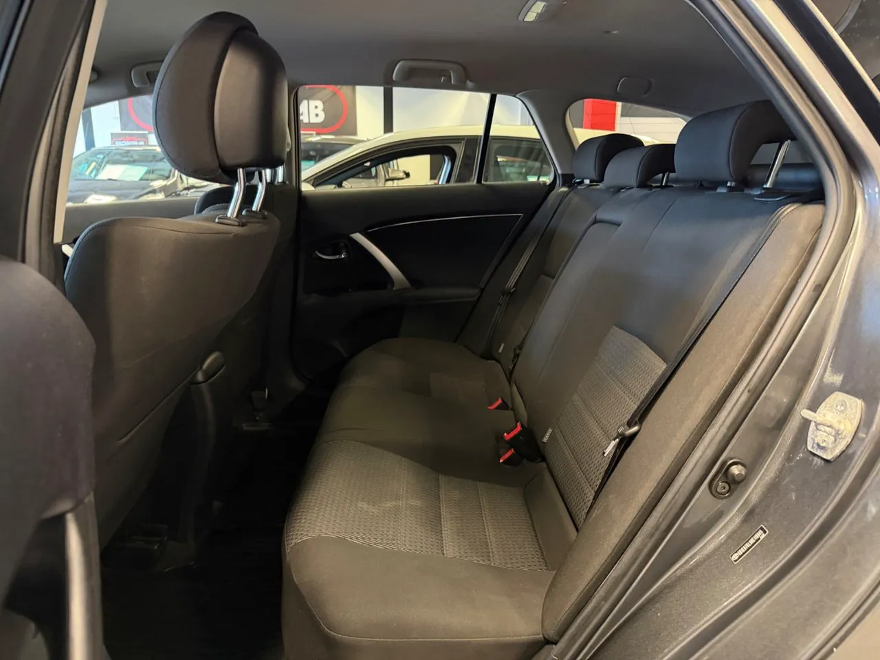 Vehicle image 25