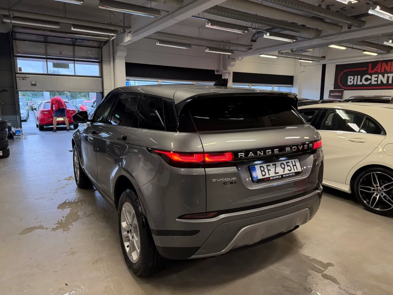 Vehicle image 6