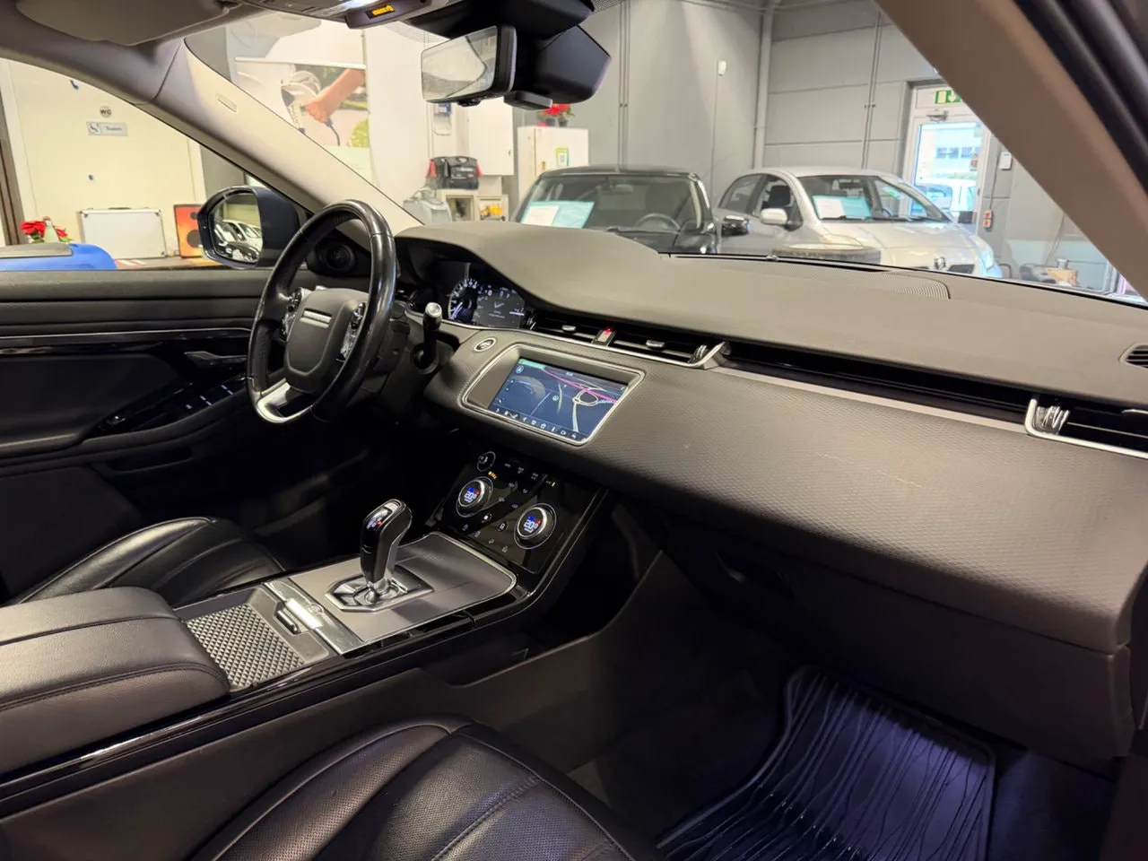 Vehicle image 22