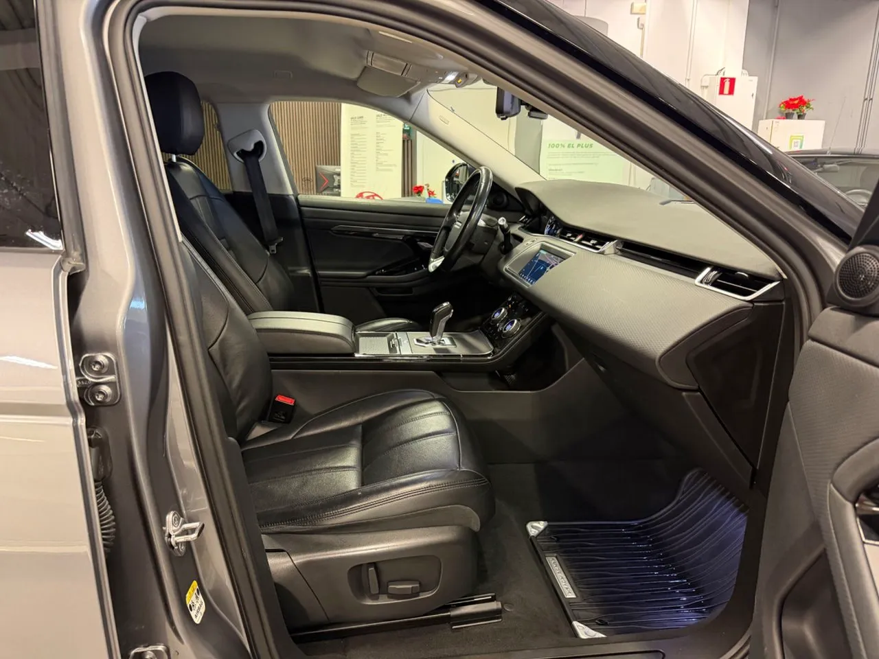 Vehicle image 21