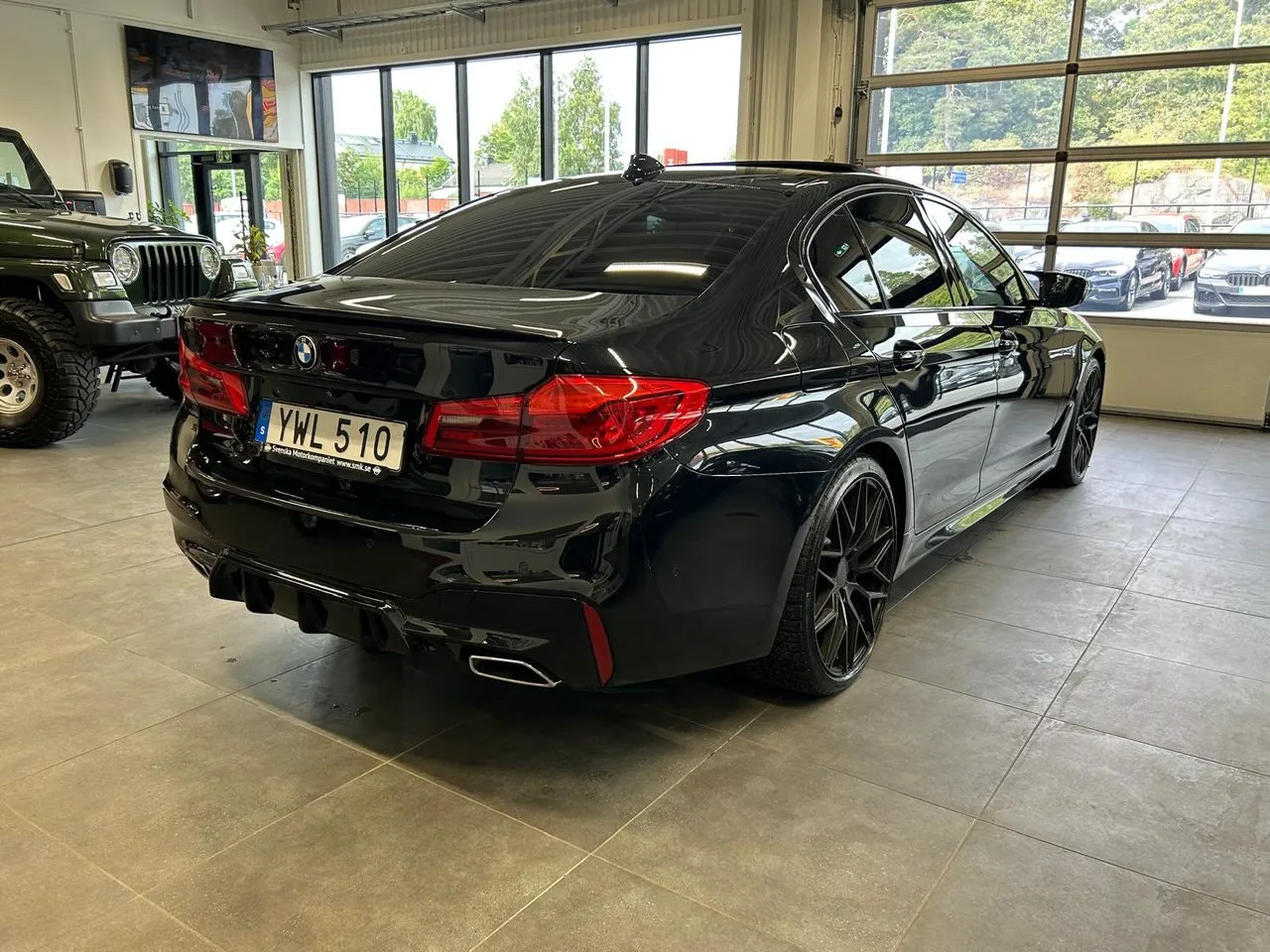 Vehicle image 6