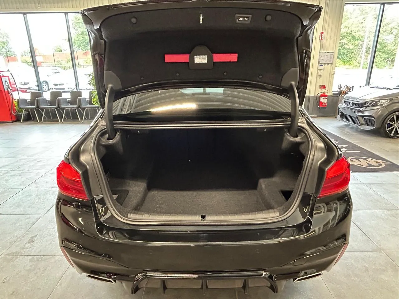 Vehicle image 18